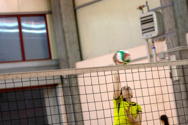volley-38E078A9E5-AB7B-276D-24F4-72F0B6C6840A.jpg